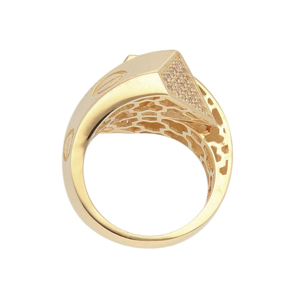 Anillo diseño especial con sinteticos en oro amarillo 14 kilates.