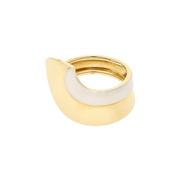 Anillo estilizado en oro amarillo 18 kilates.