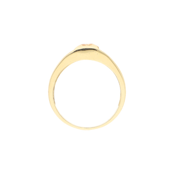 Anillo tipo sello con sintético en oro amarillo 14 kilates.