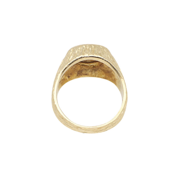 Anillo estriado motivo Maximiliano en oro amarillo 14 kilates.