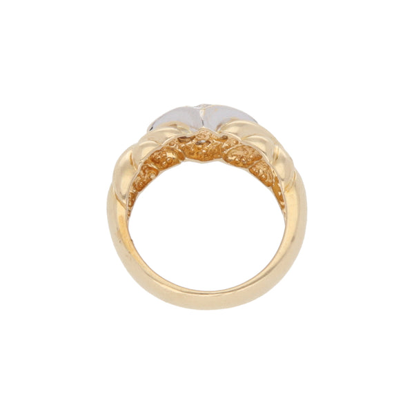 Anillo diseño especial con diamantes en oro amarillo 14 kilates.