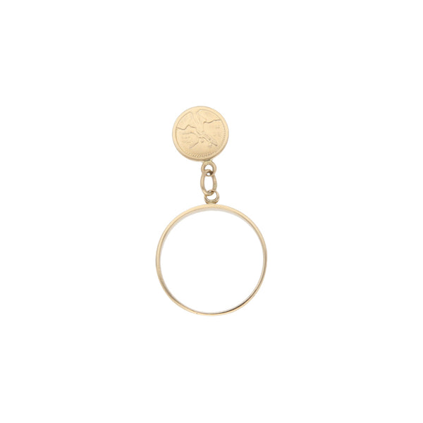 Anillo liso con colgante motivo moneda en oro amarillo 14 kilates.