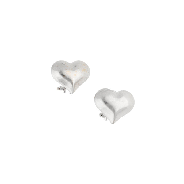 Aretes diseño especial motivo corazón en oro blanco 14 kilates.