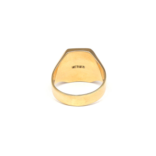 Anillo tipo sello en oro amarillo 14 kilates.