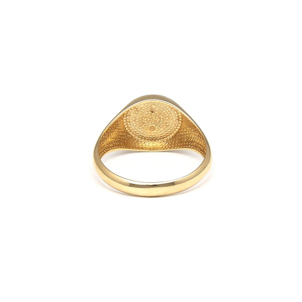 Anillo tipo sello en oro amarillo 14 kilates.