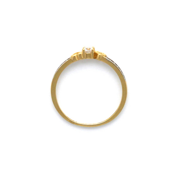 Anillo diseño especial con circonias en oro amarillo 14 kilates.