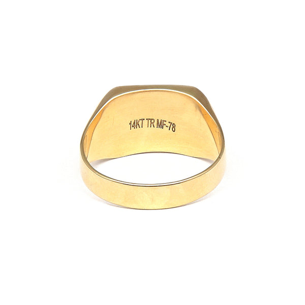 Anillo tipo sello en oro amarillo 14 kilates.