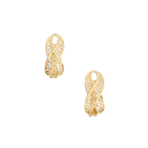 Aretes calados motivo infinito en oro amarillo 14 kilates.