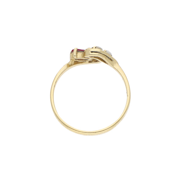 Anillo ondulado con sintéticos en oro amarillo 14 kilates.