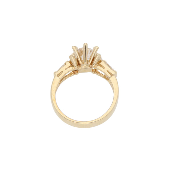 Anillo de compromiso con sinteticos en oro amarillo 14 kilates.