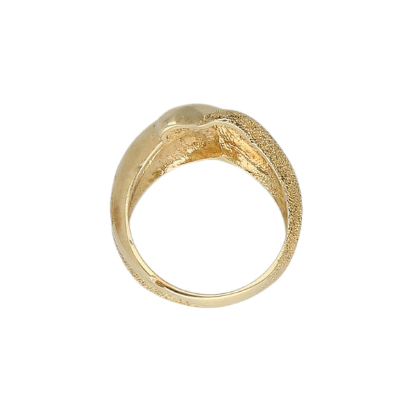 Anillo ondulado en oro amarillo 14 kilates.