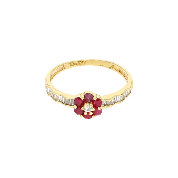 Anillo diseño especial motivo flor con rubies y circonias en oro amarillo 14 kilates.