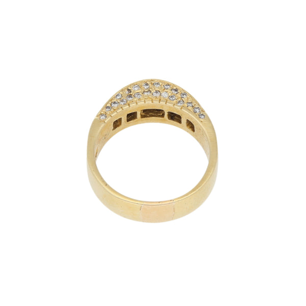 Anillo diseño especial con diamantes en oro amarillo 18 kilates.