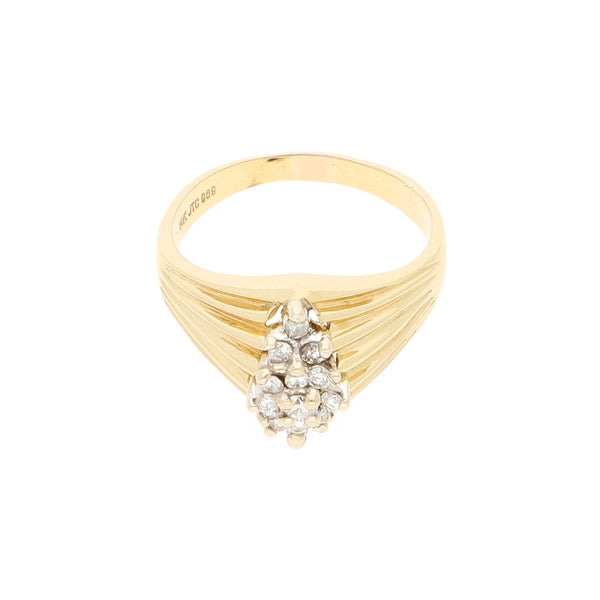 Anillo diseño especial con diamantes en oro amarillo 14 kilates.