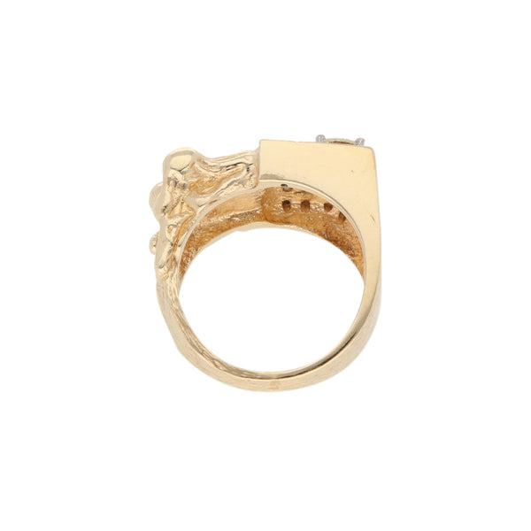 Anillo barroco con diamantes en oro amarillo 14 kilates.