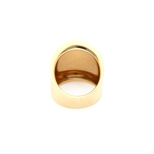 Anillo labrado en oro amarillo 14 kilates.