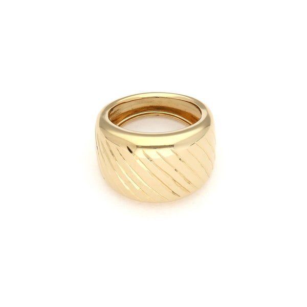 Anillo diseño especial en oro amarillo 14 kilates.