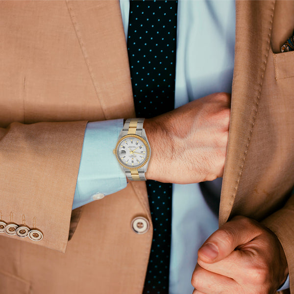 Reloj Rolex para caballero modelo Oyster Perpetual Date vistas oro amarillo 18 kilates.