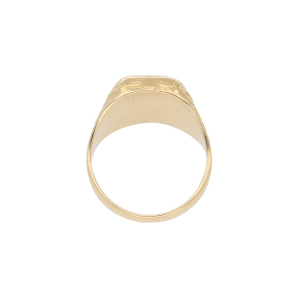 Anillo tipo sello en oro amarillo 18 kilates.