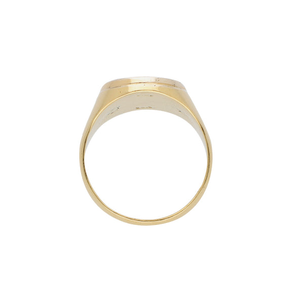 Anillo tipo sello en oro amarillo 18 kilates.