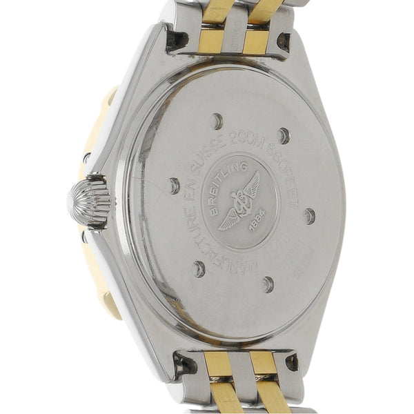 Reloj Breitling para dama modelo J Class vistas en oro amarillo 18 kilates.