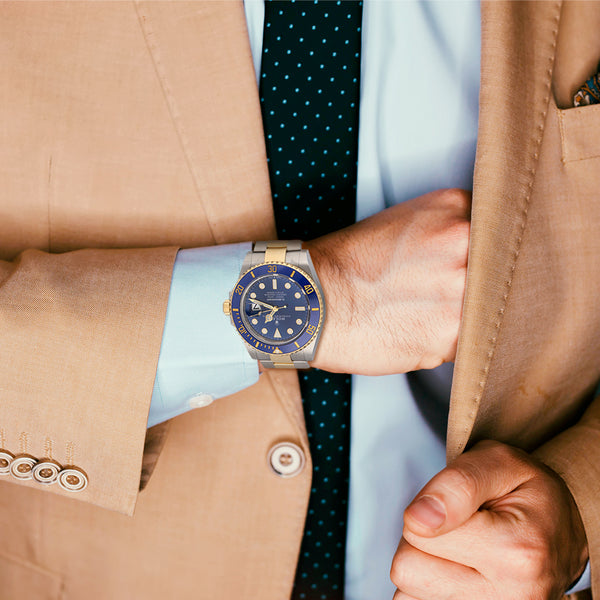 Reloj Rolex para caballero modelo Oyster Perpetual Date Submariner vistas oro amarillo 18 kilates.