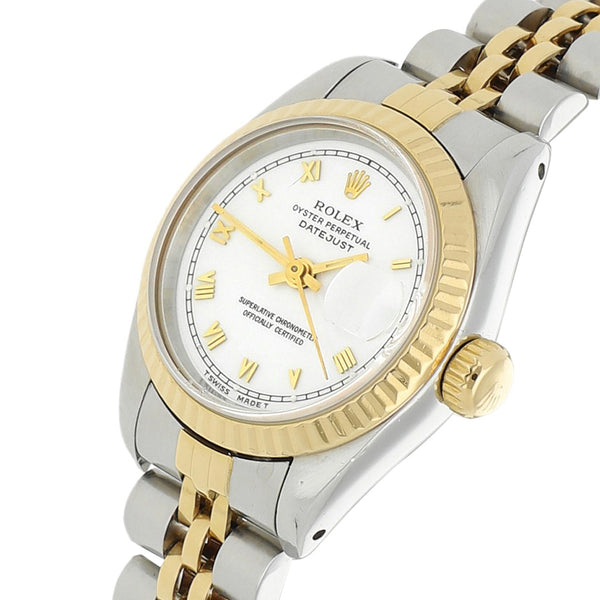 Reloj Rolex para dama modelo Oyster Perpetual DateJust vistas en oro amarillo 18 kilates.