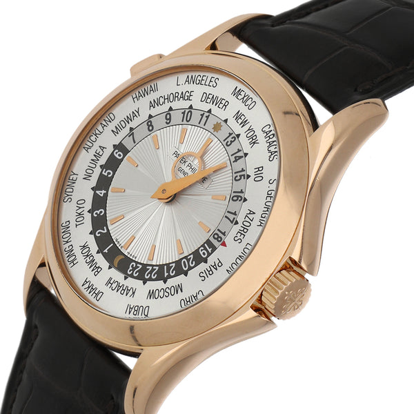 Reloj Patek Philippe para caballero modelo World Time caja y broche en oro rosa 18 kilates.