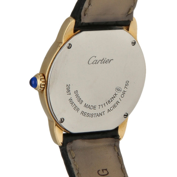 Reloj Cartier para dama modelo Ronde Solo caja y broche en oro amarillo 18 kilates.