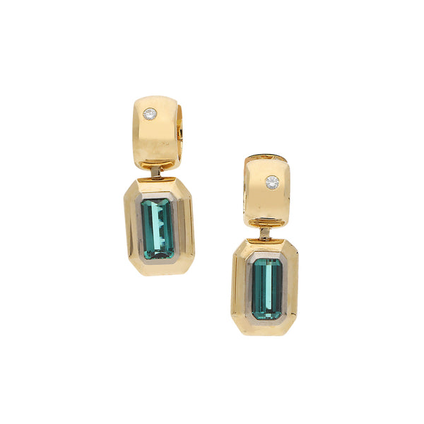 Aretes diseño especial con diamantes y sintéticos en oro amarillo 14 kilates.