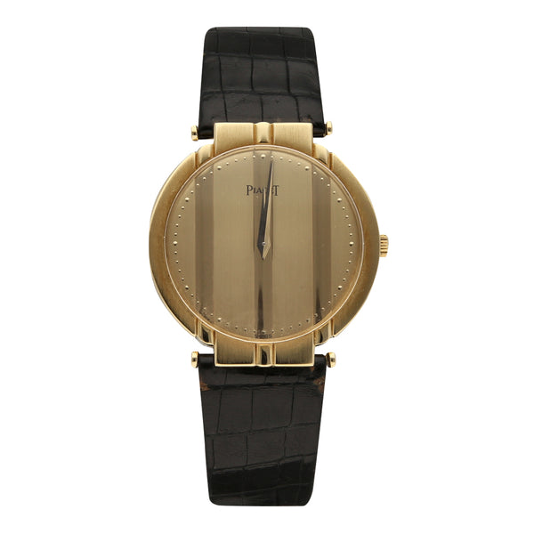 Reloj Piaget para caballero modelo Polo caja y hebilla en oro amarillo 18 kilates.