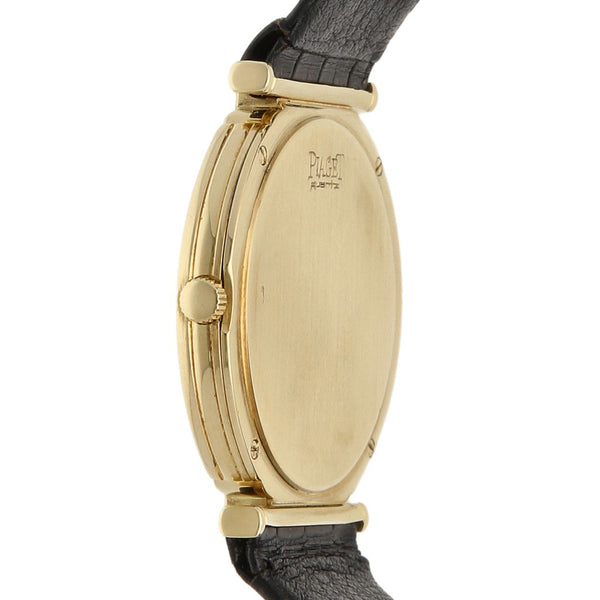 Reloj Piaget para caballero modelo Polo caja y hebilla en oro amarillo 18 kilates.