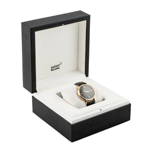 Reloj Montblanc para caballero modelo Heritage caja y broche en oro amarillo 18 kilates.