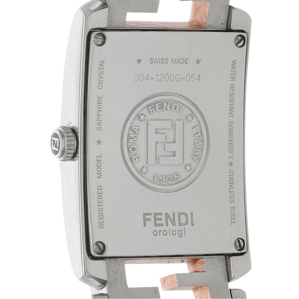 Reloj Fendi para dama en acero inoxidable.