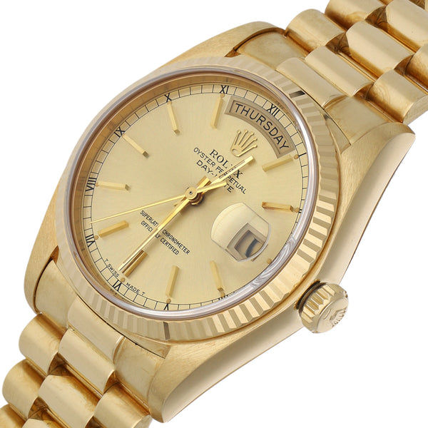 Reloj Rolex para caballero modelo Oyster Perpetual Day-Date en oro amarillo 18 kilates.