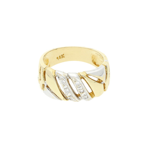 Anillo calado con diamantes en oro amarillo 14 kilates.