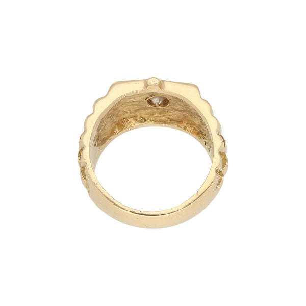 Anillo tipo sello con diamante en oro amarillo 14 kilates.