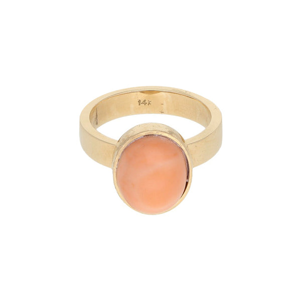 Anillo diseño especial con coral en oro amarillo 14 kilates.