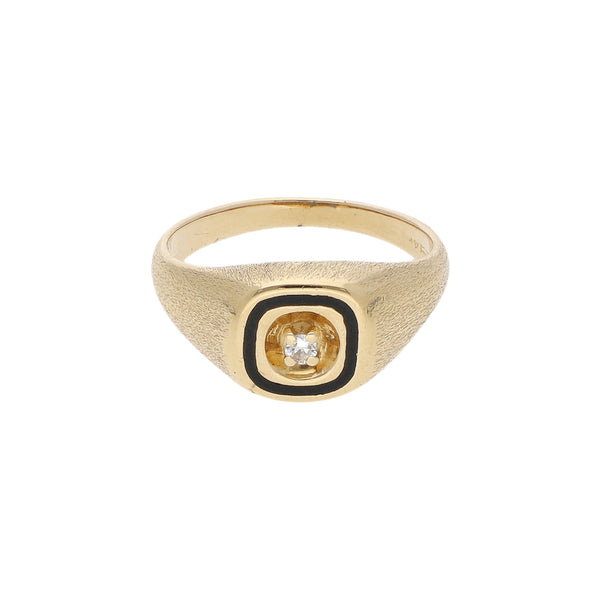 Anillo tipo sello con diamante y esmalte en oro amarillo 14 kilates.