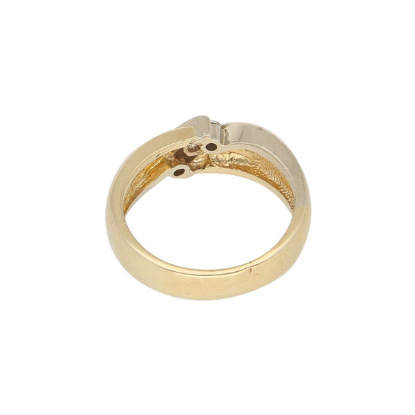 Anillo estilizado con diamantes en oro amarillo 14 kilates.