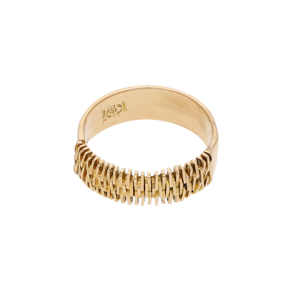 Anillo labrado en oro rosa 18 kilates.