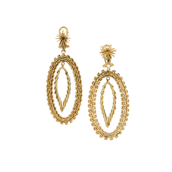 Aretes boleados en oro amarillo 18 kilates.