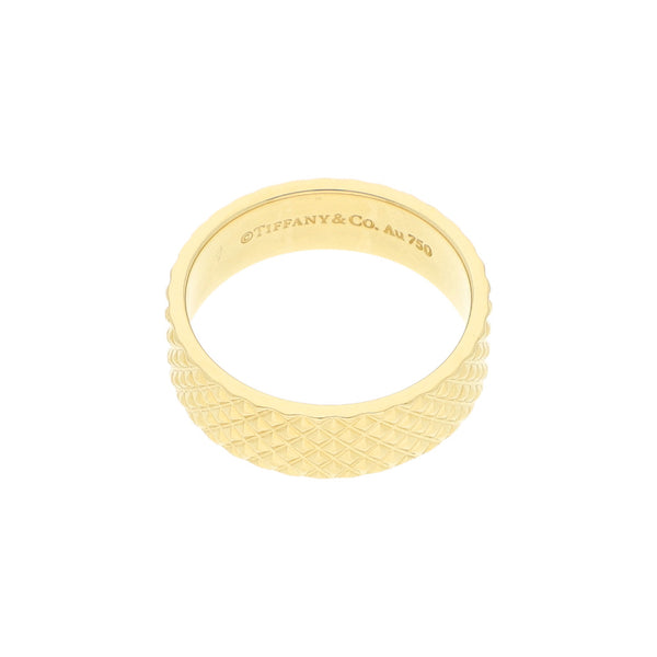 Argolla labrada firma Tiffany & Co. en oro amarillo 18 kilates.