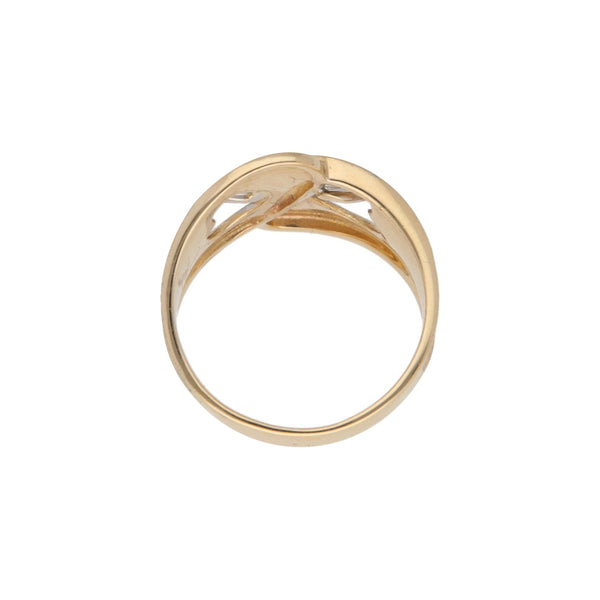Anillo diseño especial con aplicación motivo corazón en oro dos tonos 14 kilates.