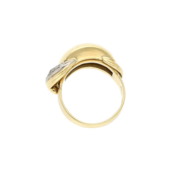 Anillo diseño especial con diamantes en oro amarillo 18 kilates.