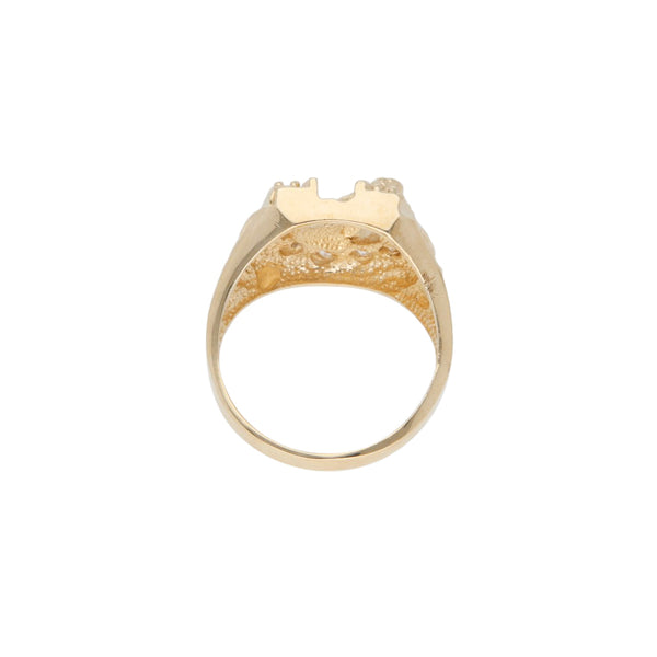 Anillo diseño especial motivo herradura con caballo y sintéticos en oro amarillo 14 kilates.