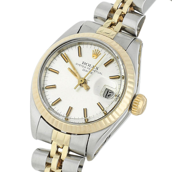 Reloj Rolex para dama modelo Oyster Perpetual Date vistas oro amarillo 18 kilates.