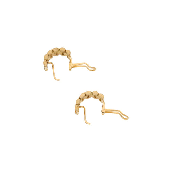 Aretes calados en oro amarillo 18 kilates.