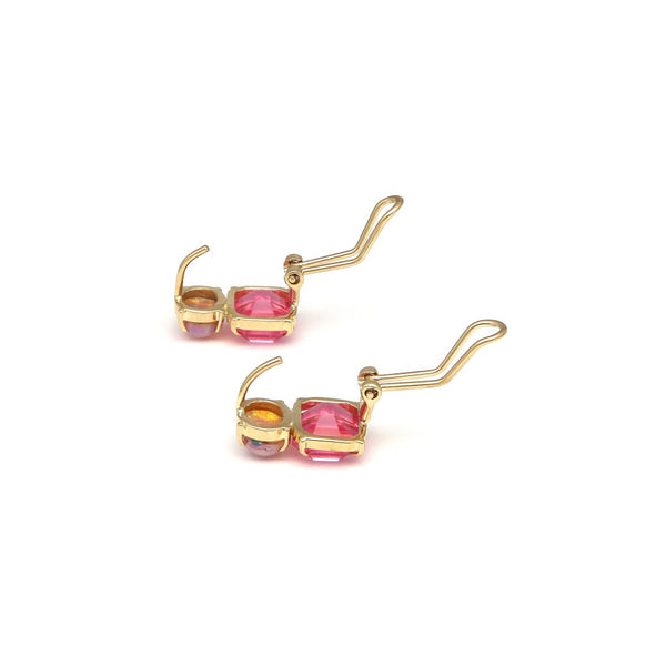 Juego de anillo y aretes diseño especial con rosa de Francia y ópalo en oro amarillo 14 kilates.