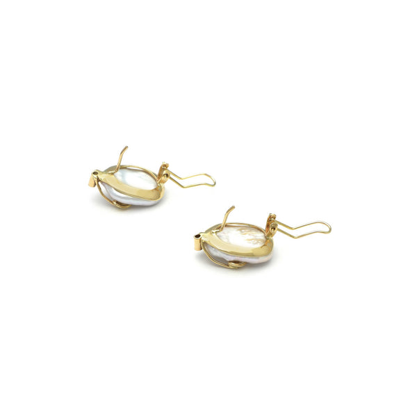 Aretes diseño especial motivo hojas con diamantes y perlas barrocas planas en oro amarillo 14 kilates.